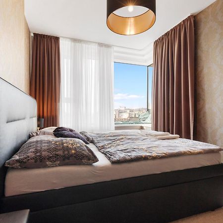 Panorama City Apartment In Downtown Area With Free Parking And Castle View Bratislava Buitenkant foto