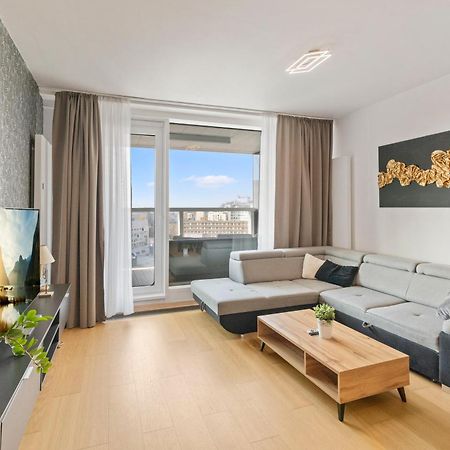 Panorama City Apartment In Downtown Area With Free Parking And Castle View Bratislava Buitenkant foto