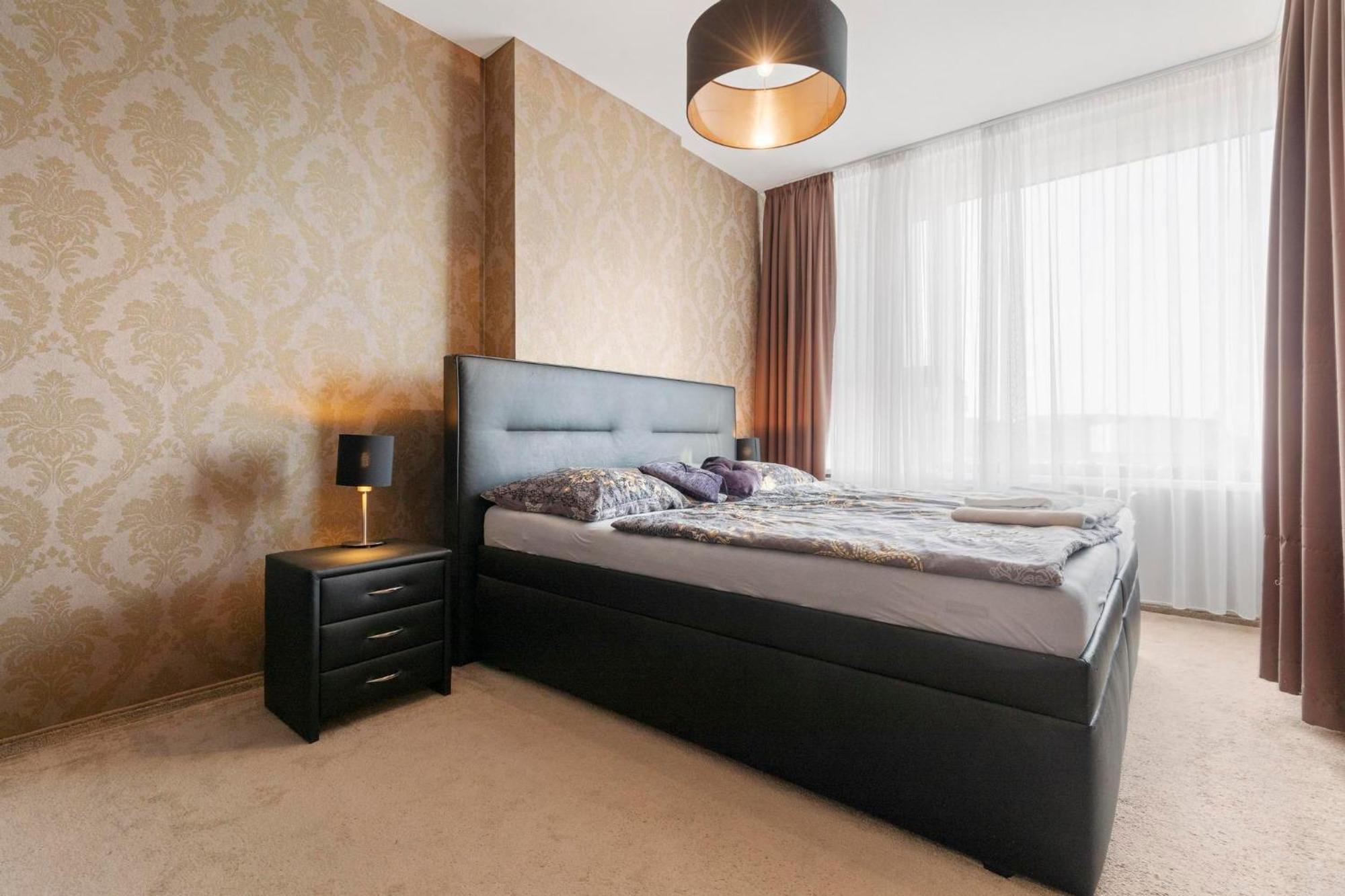 Panorama City Apartment In Downtown Area With Free Parking And Castle View Bratislava Buitenkant foto