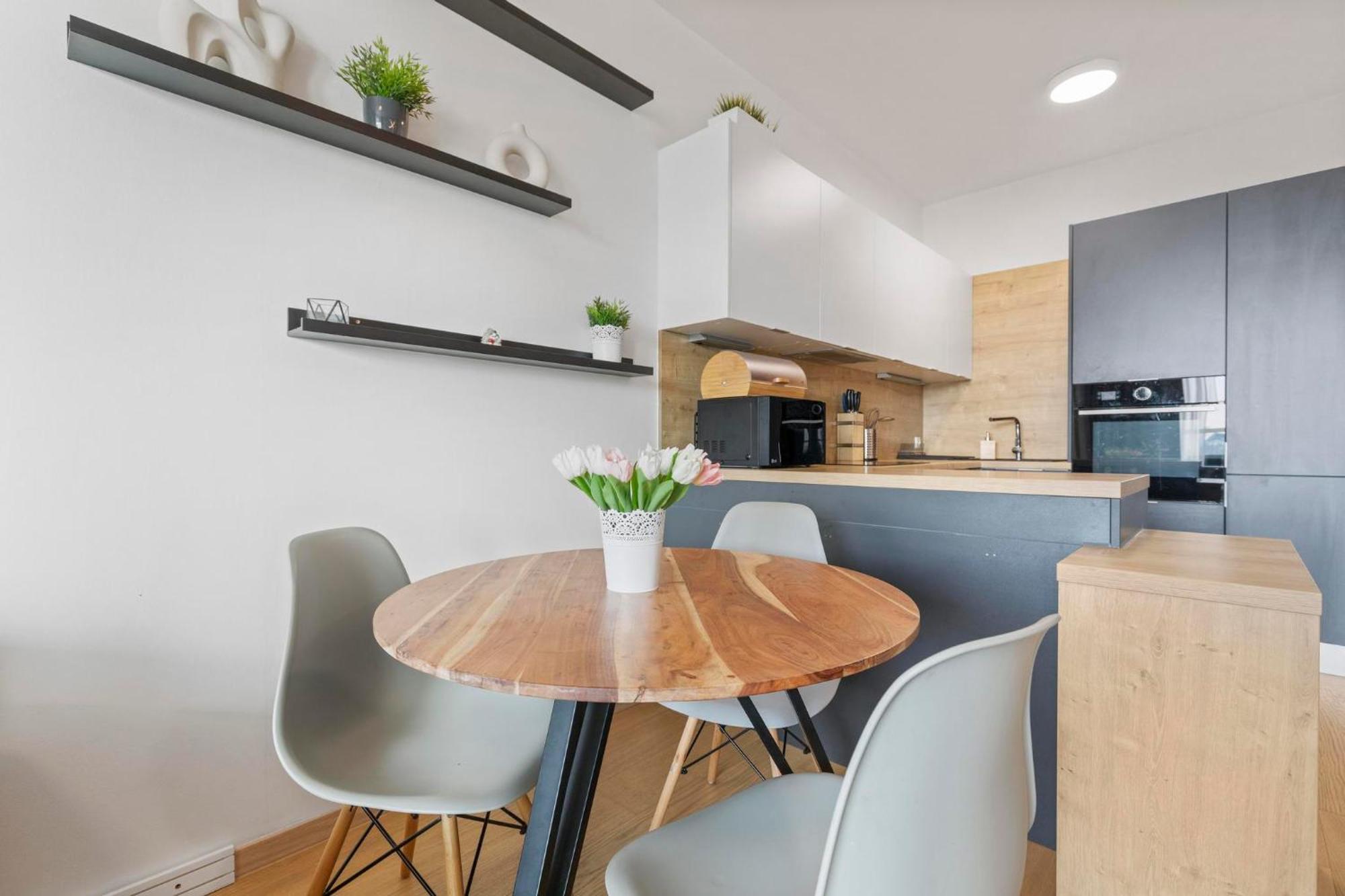 Panorama City Apartment In Downtown Area With Free Parking And Castle View Bratislava Buitenkant foto