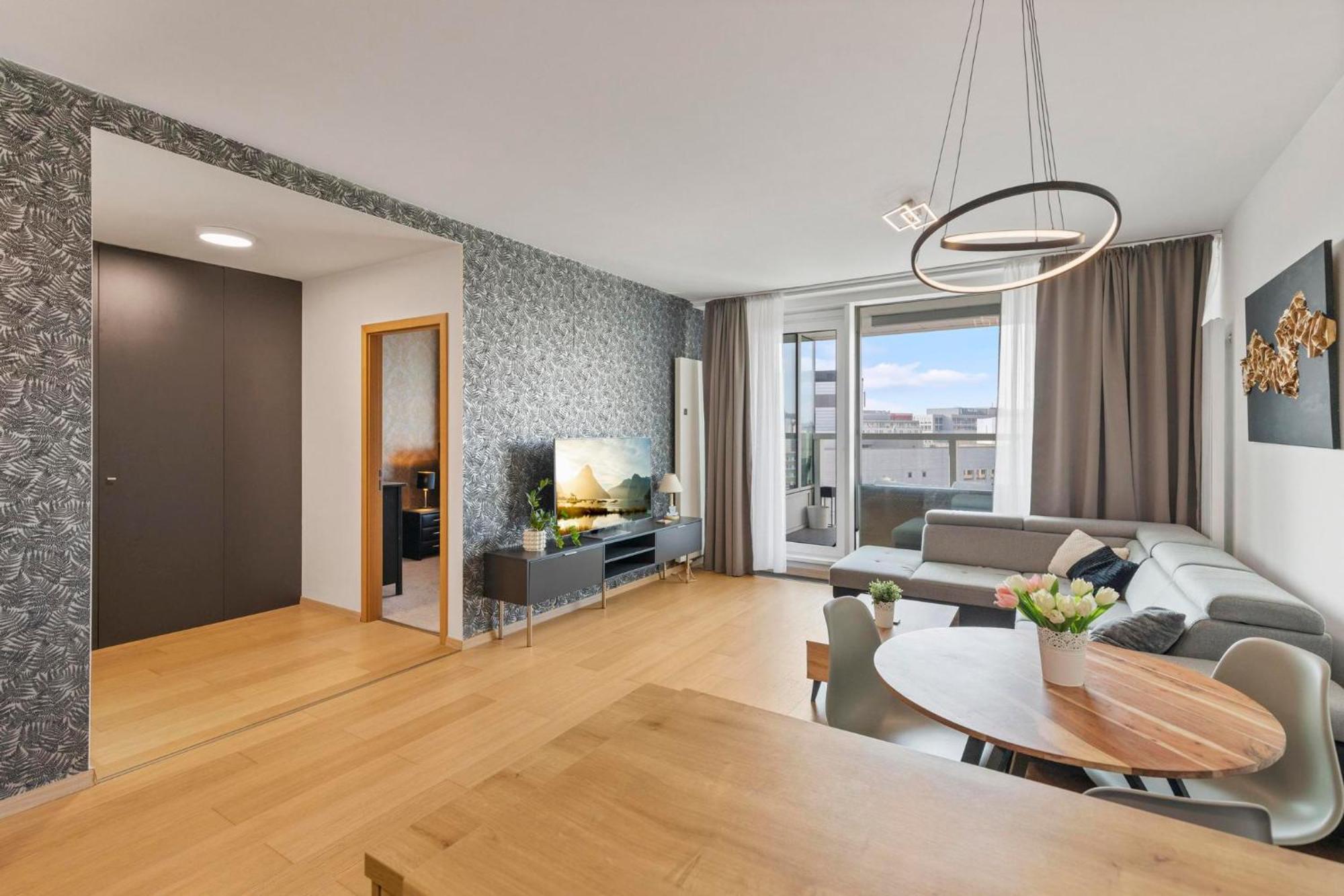 Panorama City Apartment In Downtown Area With Free Parking And Castle View Bratislava Buitenkant foto