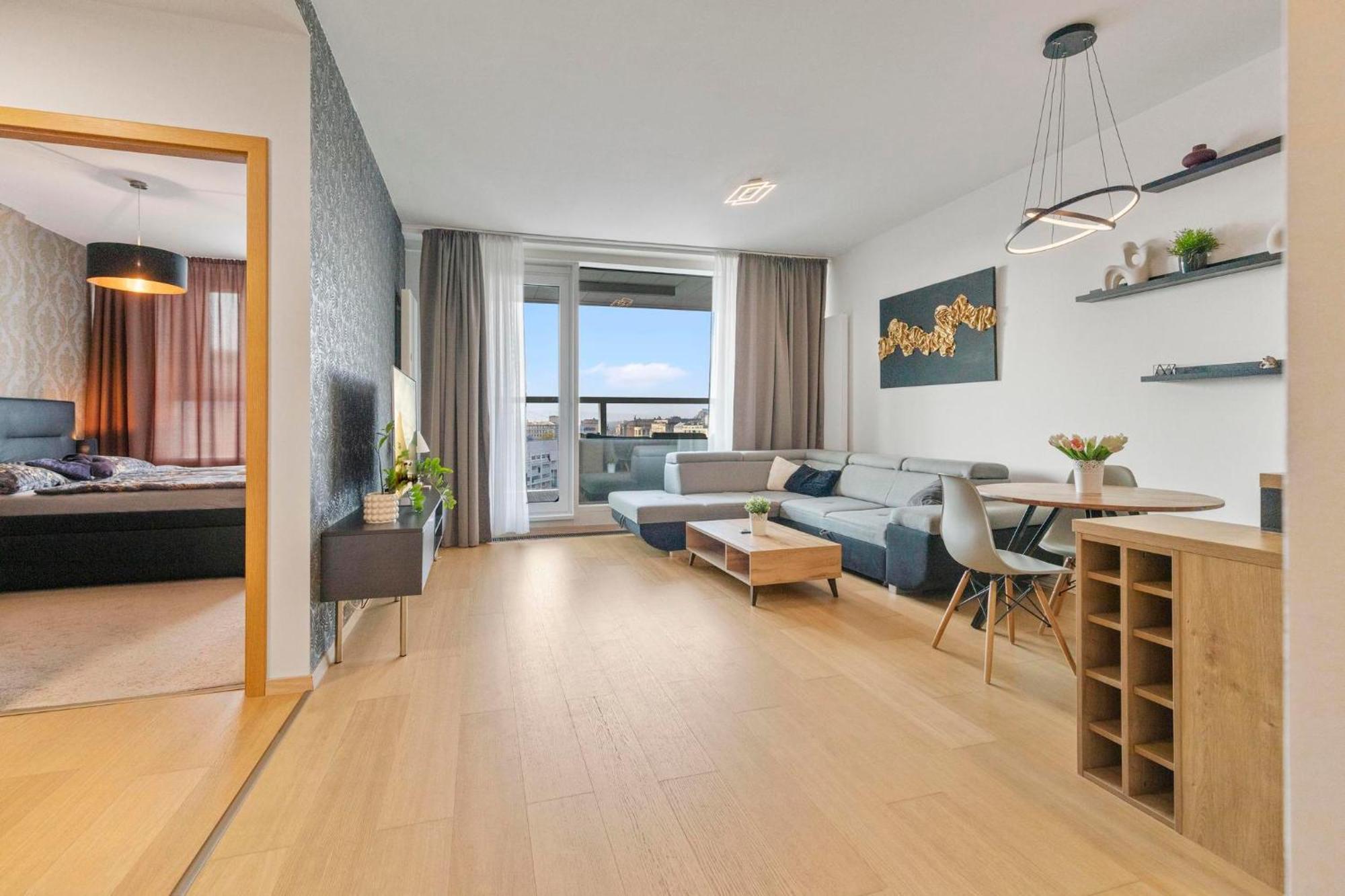 Panorama City Apartment In Downtown Area With Free Parking And Castle View Bratislava Buitenkant foto